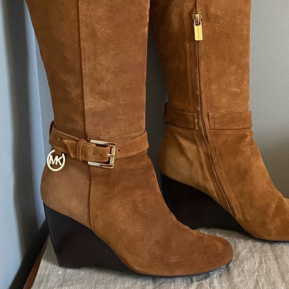Michael Kors Suede Lara Wedge Boot 6.5M - Picture 4 of 16